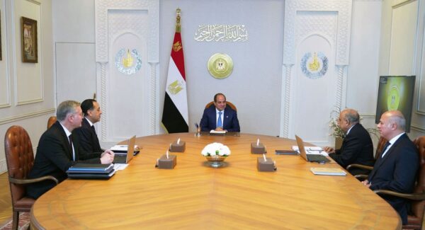 مصر تربط 2500 ميجا وات طاقة متجددة بشبكة الكهرباء قبل حلول الصيف