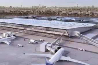 مطار الكويت الدولي يتعرض لهجوم بطائرات مسيرة