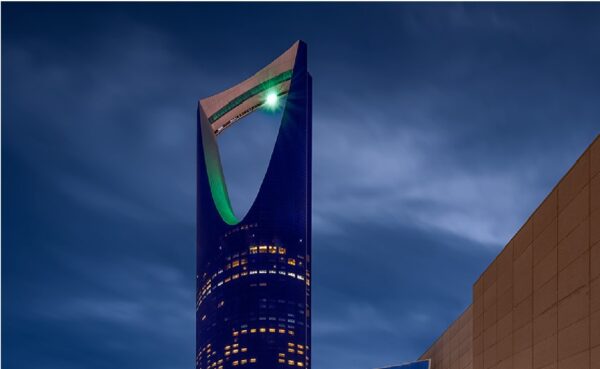 ارتفاع النفط وزيادة الإنتاج يدعمان تقليص عجز الميزانية السعودية