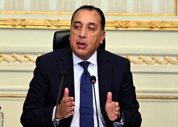 مصر: “الطاقة” تُبطئ تنفيذ المشروعات الكبرى.. صندوق النقد يتوقع عودة آلية تسعير الوقود وأربع صفقات تخارج