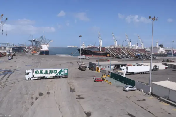 مصر تدشن خدمة ترانزيت جديدة للشحنات عبر خط “الرورو” إلى دول الخليج