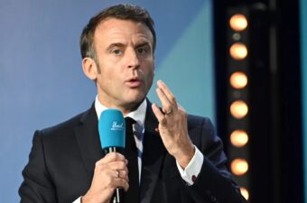 ماكرون: سنطلق مع بريطانيا مهمة دفاعية لاستعادة حرية الملاحة في 