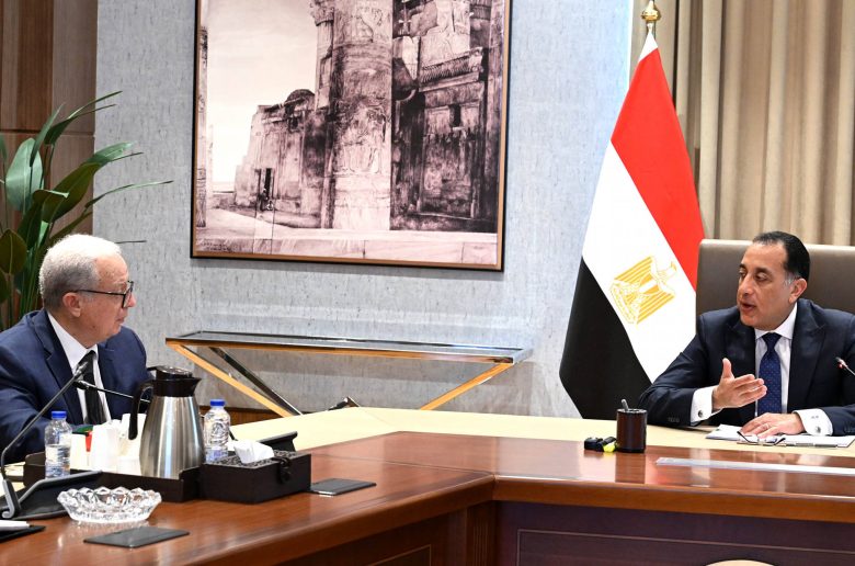 مدبولي يعيد تشكيل المجموعة الوزارية لريادة الأعمال برئاسة حسين عيسى