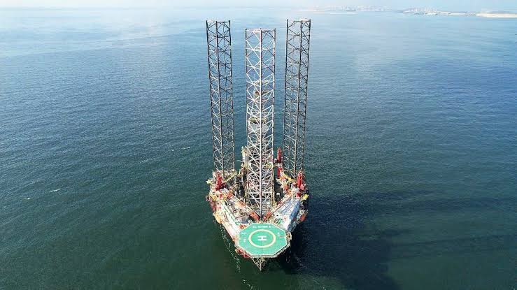 باحتياطيات 2 تريليون قدم مكعب.. رئيس الوزراء يوجه بتعجيل تنمية حقل "دينيس غرب"