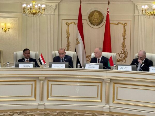 وزير الاستثمار يدعو الشركات البيلاروسية لتعزيز حضورها في السوق المصرية