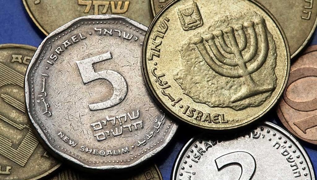 بلومبرج: الشيكل الإسرائيلي أصبح أسوأ العملات أداءً عالميًا