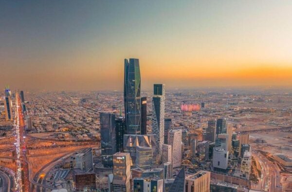“فيتش”: قطاع الأصول المدارة بالسعودية حافظ على مرونته رغم حرب إيران