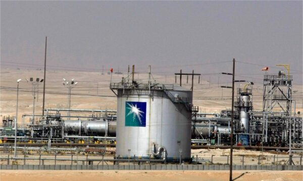ضغوط النفط تُدخل الاقتصاد السعودي نطاق الانكماش لأول مرة في عامين ونصف